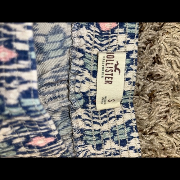 Multicolored flowy shorts - Picture 2 of 2